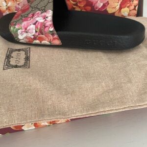 Womens Gucci supreme st. blooms multicolore slides size 39